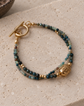 Bracelet Namasté en agates indiennes naturelles, perles en hématite dorée et Bouddha en hématite dorée, fait main en France dans l’Atelier d’Yselia.
