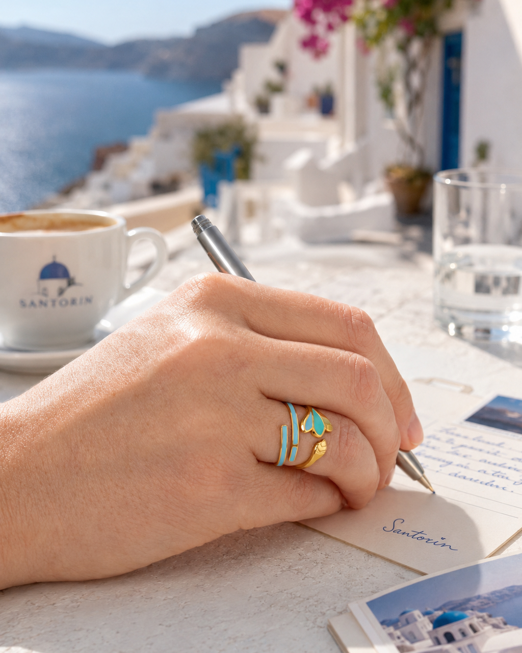 bague oia dorée et bleu turquoise en acier inoxydable  portée 
